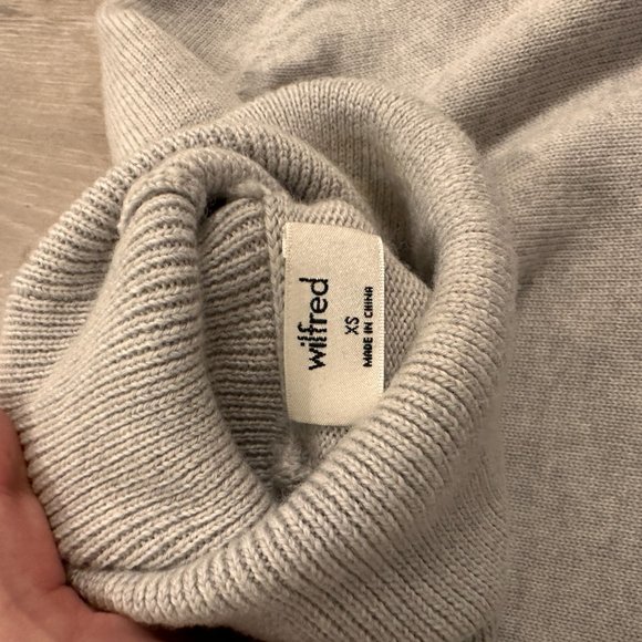 Aritzia Wilfred Augustine Turtleneck Grey Sweater - Picture 5 of 5